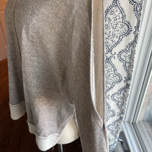 Elan Taupe high low neutral fall cutout top S - Picture 4 of 7